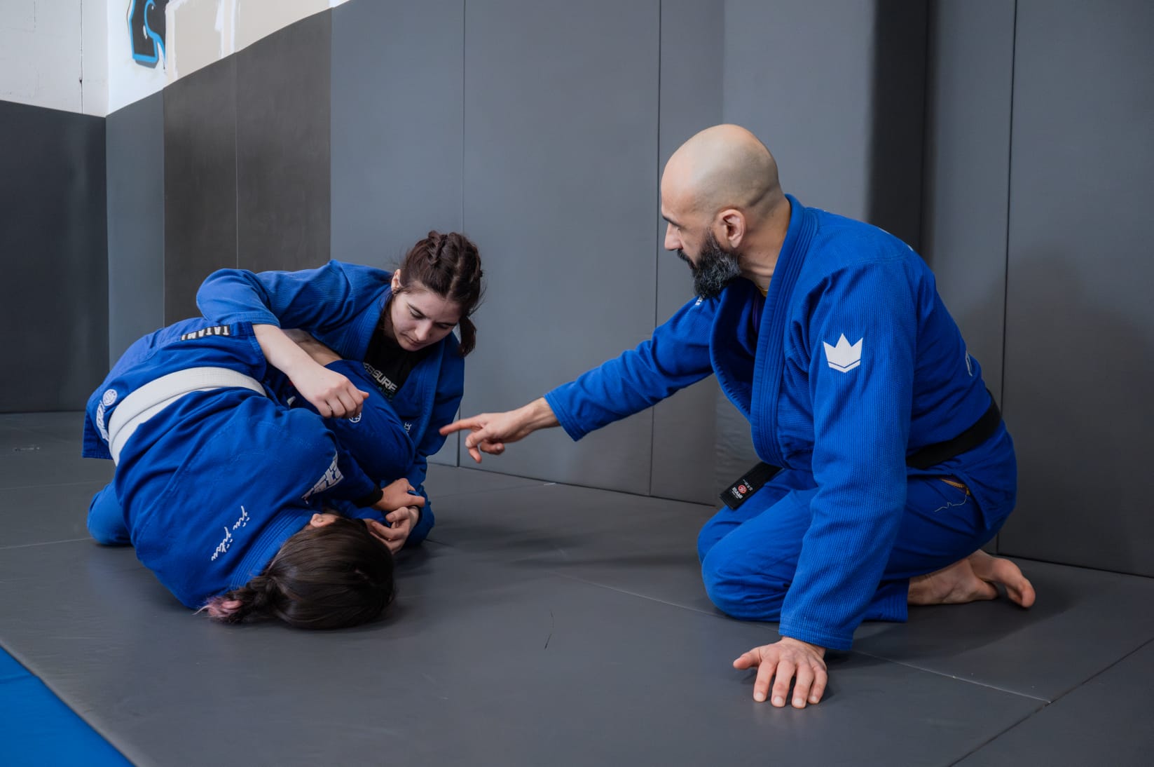 Exercice technique pendant un cours de Jiu-Jitsu brésilien à Dammarie-les-Lys